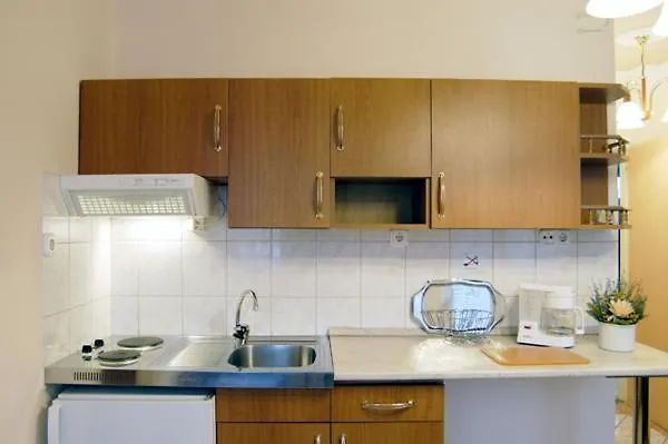 Azur & Smaragd Apartmanhaz *